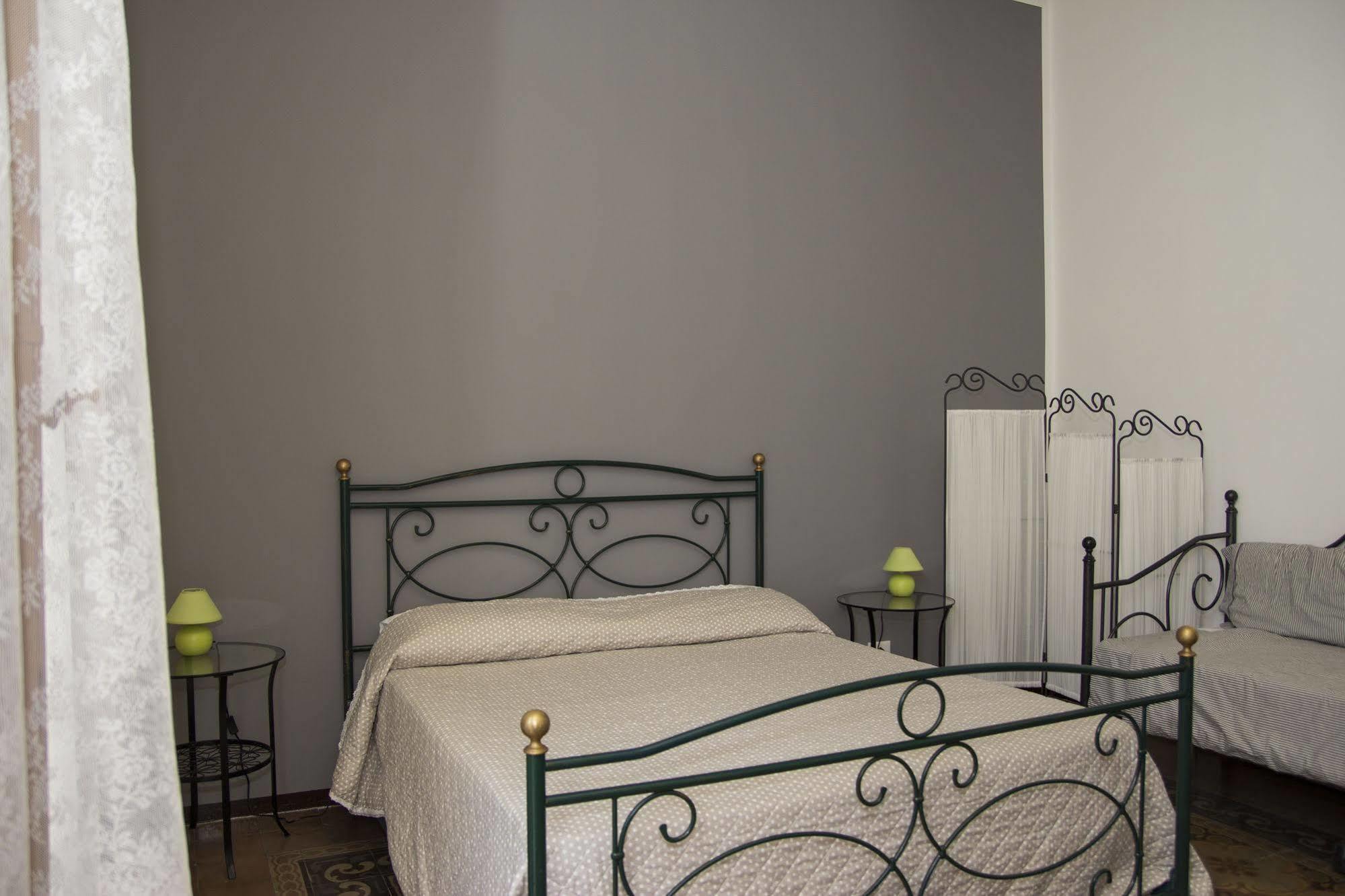 Residenza Di Maggio Bed and Breakfast Palermo Exteriör bild